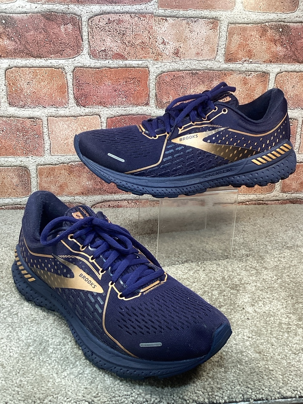 Brooks Adrenaline GTS 21 women’s running shoes sneakers size 9.5